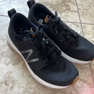 New Balance tennis shoes